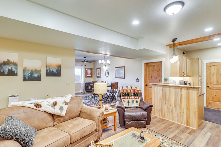 Cozy Eureka Getaway - Hike Bike, Hunt & Fish!