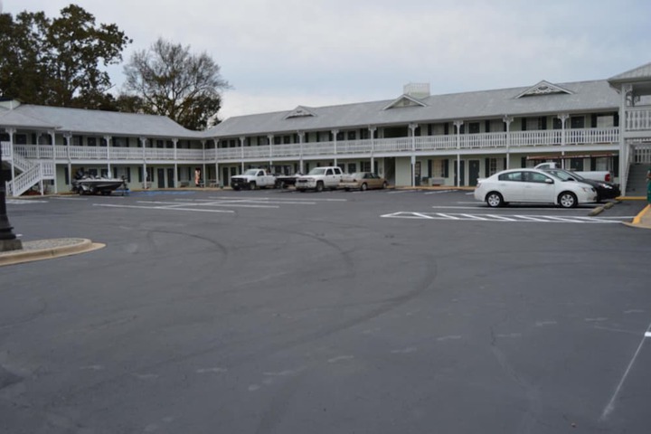 Hotel 4 of 20