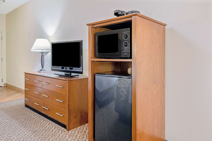 Room 11 of 31