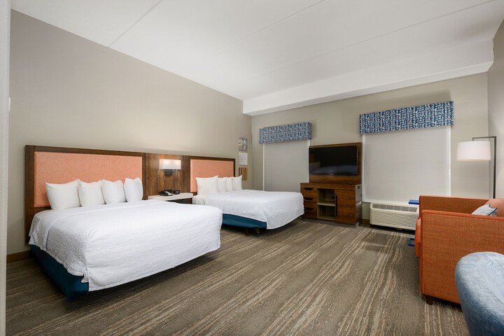 Room 12 of 28