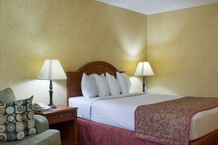 Room 15 of 54