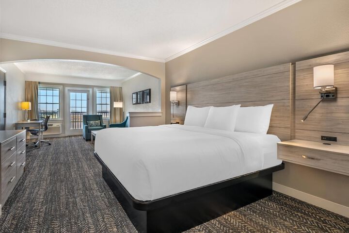 Comfort Suites Chincoteague Island Bayfront Resort
