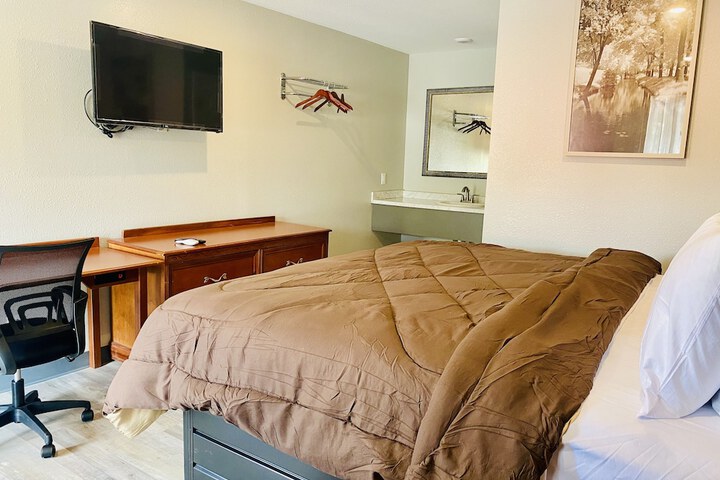 Room 17 of 44