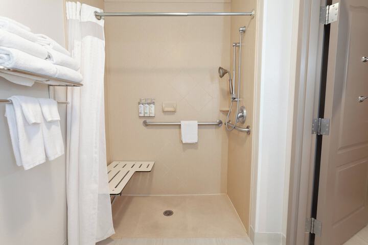 Holiday Inn Express & Suites Logan by IHG