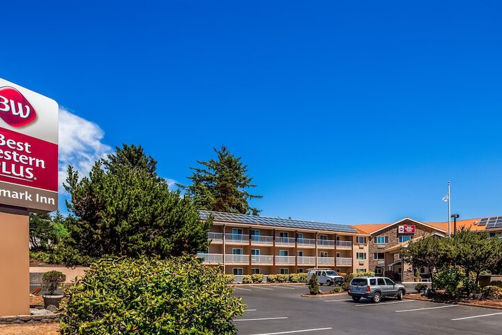 Best Western Plus Landmark Inn