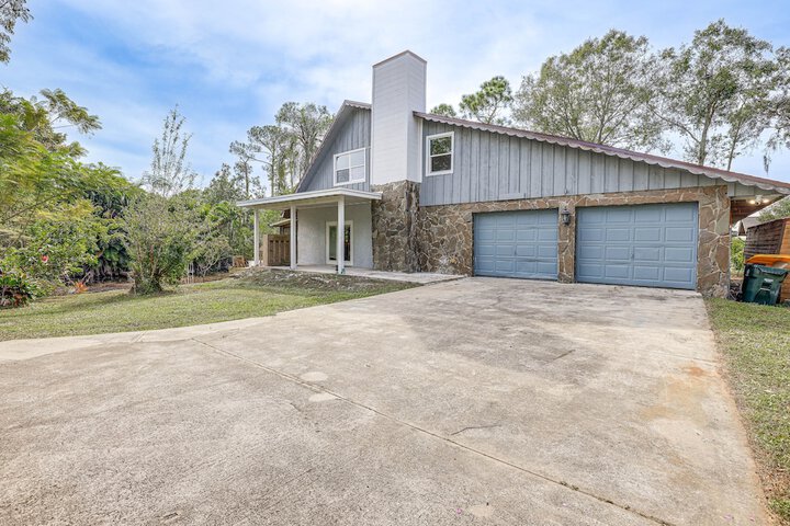 Lake Placid Home w / Screened Porch: Near Lake Clay