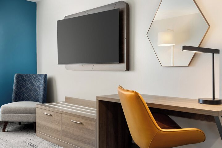 Holiday Inn Express Hotel & Suites Edmond by IHG