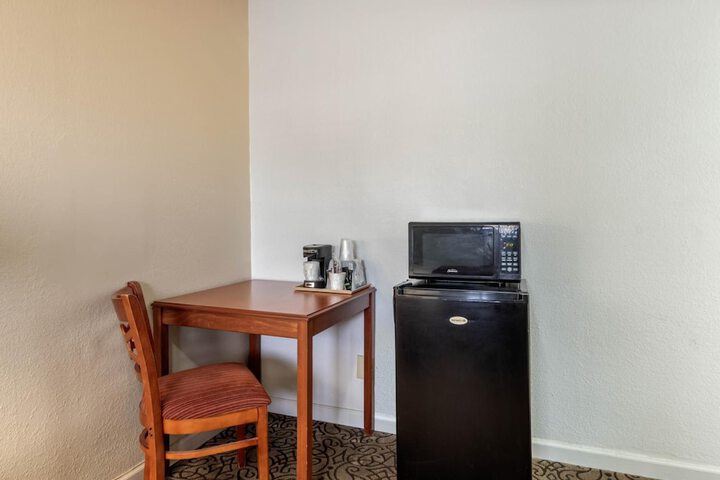 Room 15 of 24