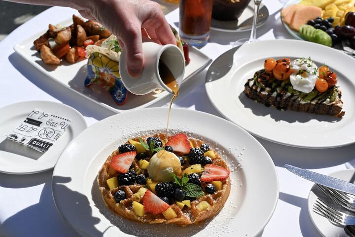 Breakfast/Coffee Service 59 of 95