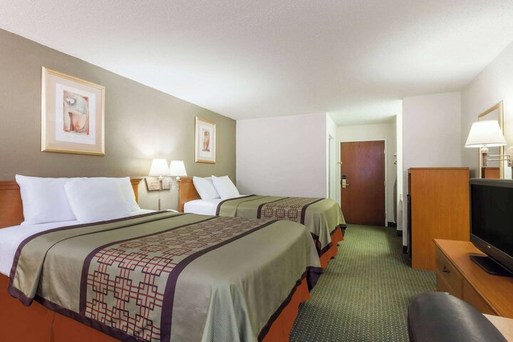 Room 5 of 15
