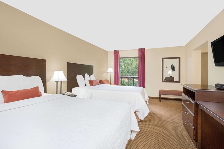 Room 5 of 16