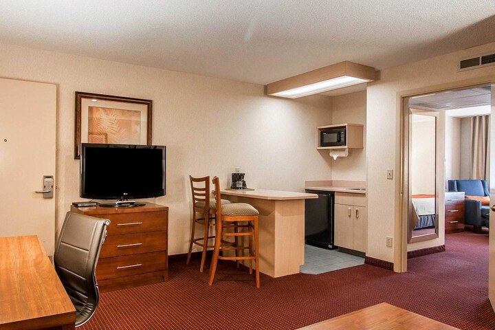 Room 51 of 90
