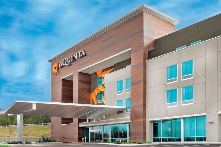 La Quinta Inn & Suites by Wyndham Cleveland near Lee Univ