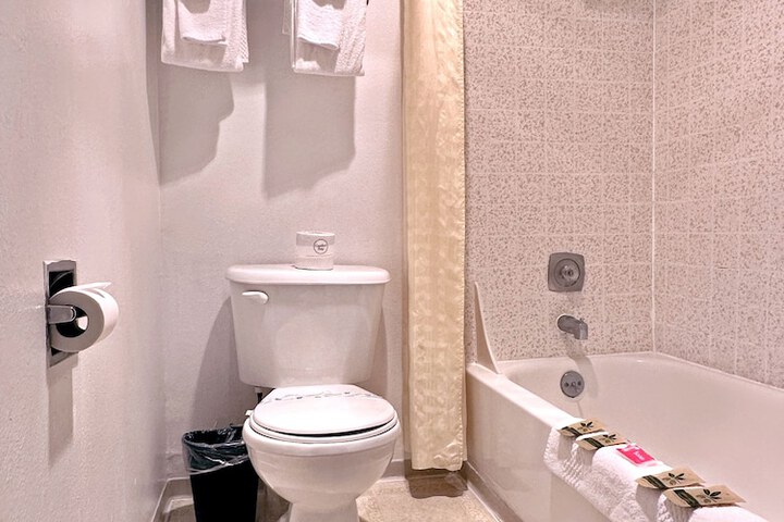 Room 15 of 28