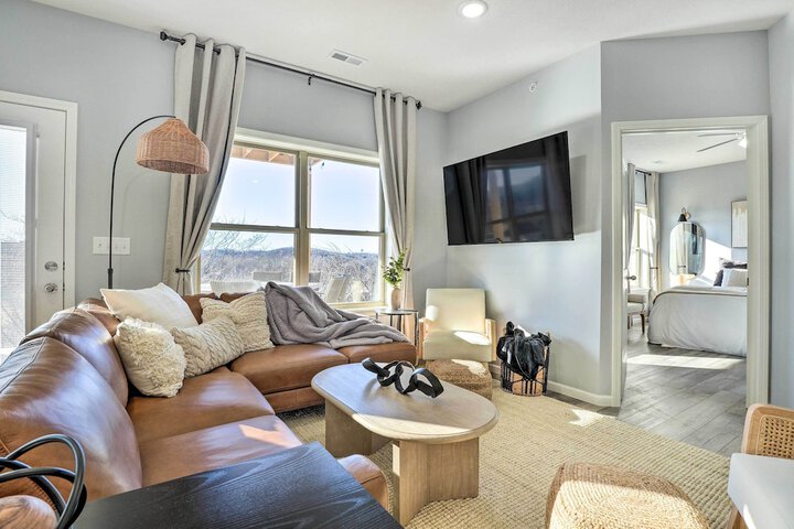 Reeds Spring Condo 3 Mi to Silver Dollar City!