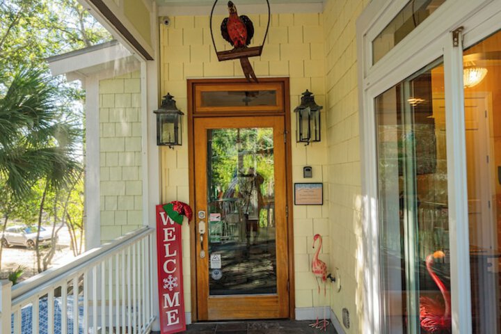 Waters Edge Inn - Adults Only