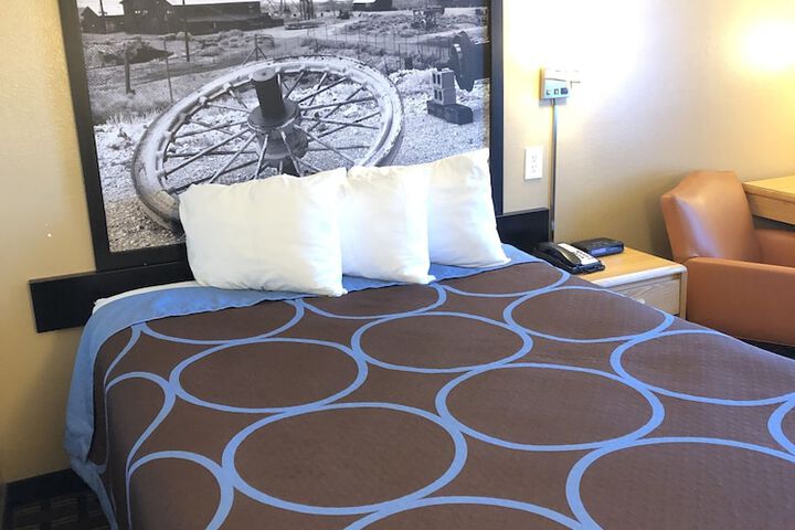 Super 8 by Wyndham Carson City / Lake Tahoe