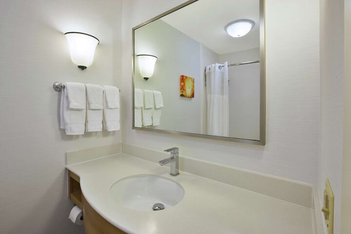 Room 8 of 33