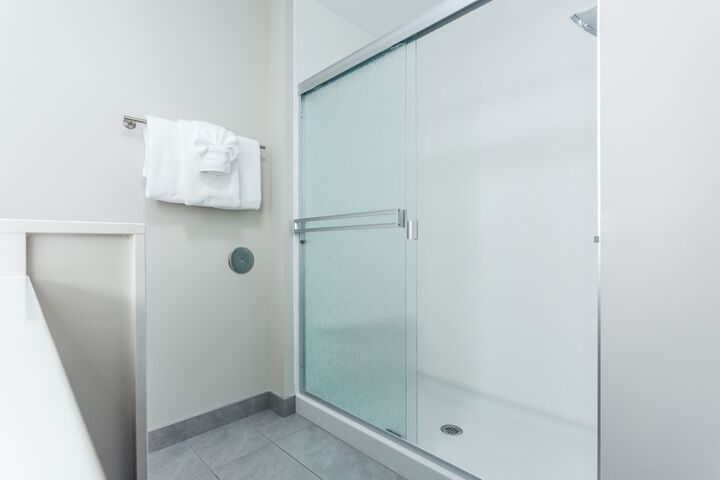 Holiday Inn Express & Suites Rice Lake by IHG