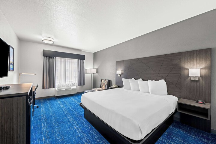 Room 10 of 36