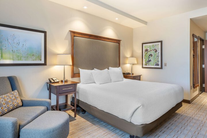 Best Western Premier Boulder Falls Inn