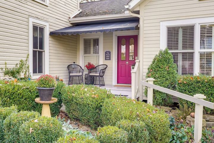 Charming Granville Home w / Porch - Walk Downtown!