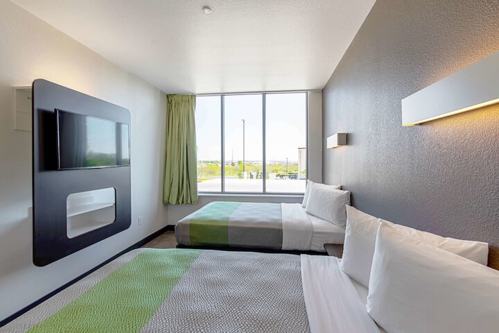 Room 21 of 33