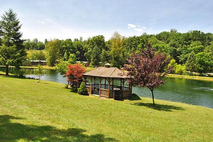 Robin Hill RV Resort & Campground - Caravan Park