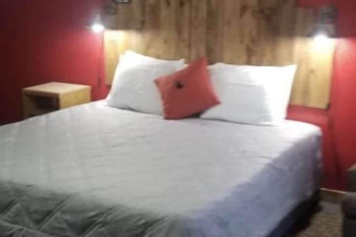 Room 5 of 6