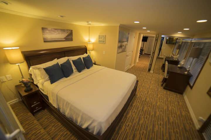 Room 11 of 41