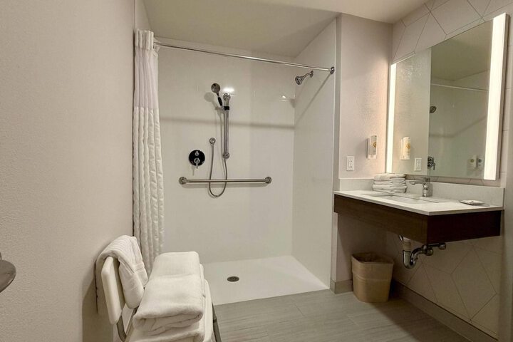 Comfort Inn & Suites Sturbridge - Brimfield
