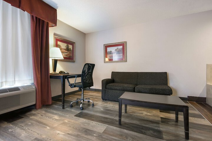 Room 14 of 32