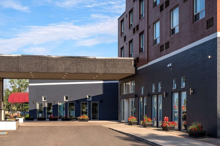 Hotel 7 of 13