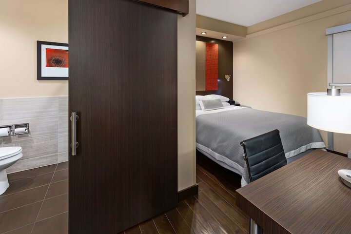Room 20 of 35