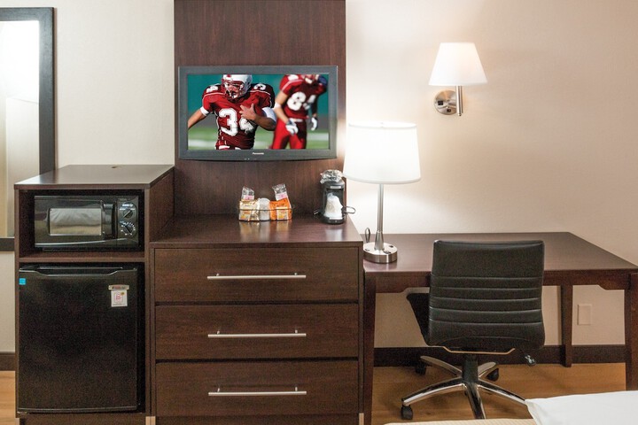 Room 25 of 28