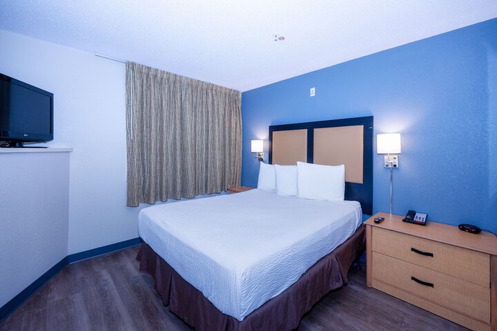 Room 9 of 27