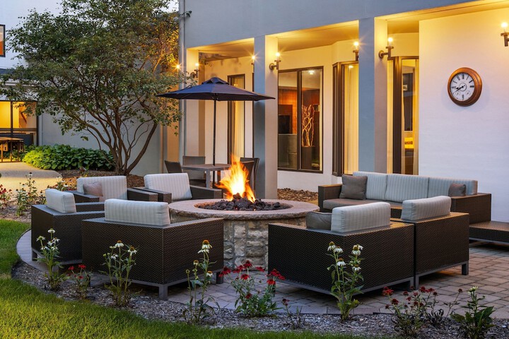 Courtyard Chicago Waukegan Gurnee
