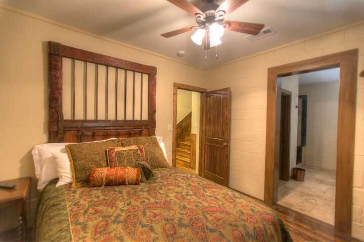 Room 36 of 87