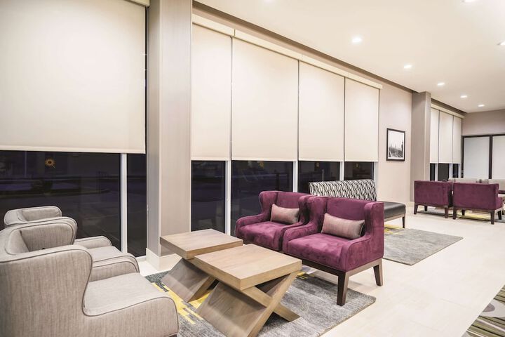 La Quinta Inn & Suites by Wyndham Clifton Park / Saratoga Area