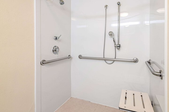 Room 9 of 29