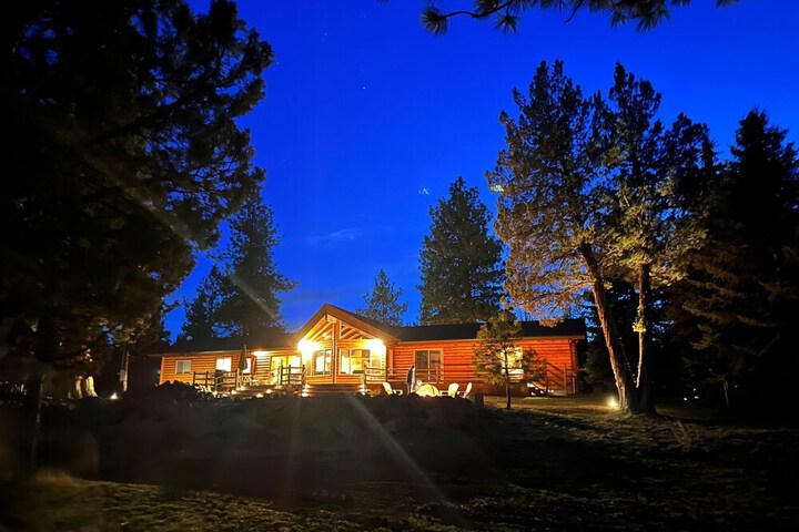 High-end Cabin 3BR 30min to Hoodoo Ski