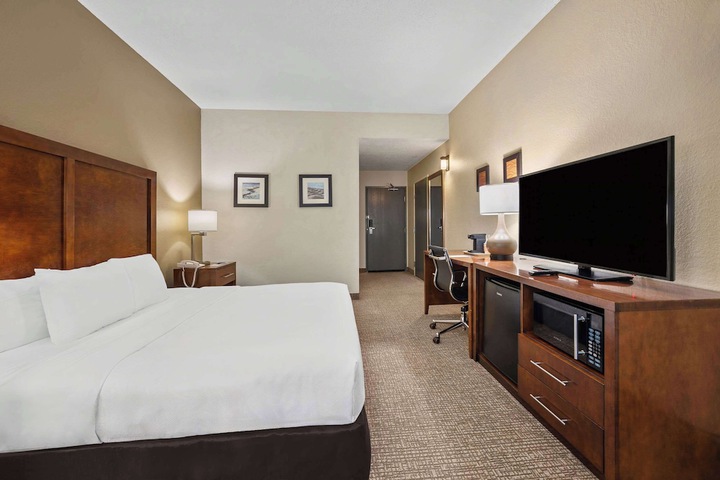Room 21 of 34