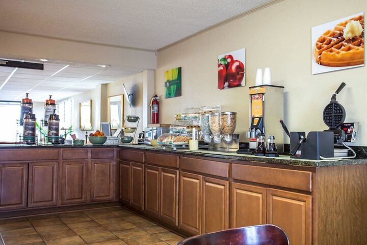 Quality Inn & Suites Monroe