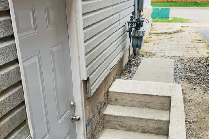 Finished 2 BR Apartment in an Upscale Area of Ajax