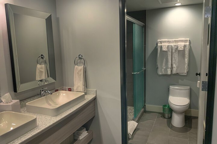 Room 17 of 36