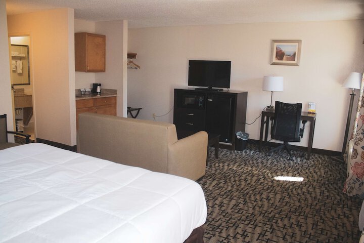 Room 16 of 18
