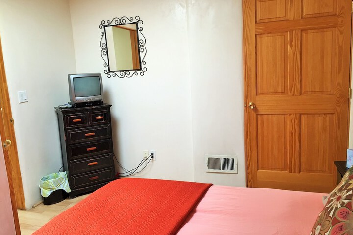 Room 32 of 80