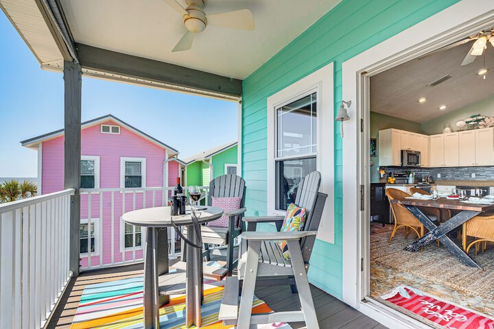 Steps to Beach: Home w / Sunset Views in Cedar Key!