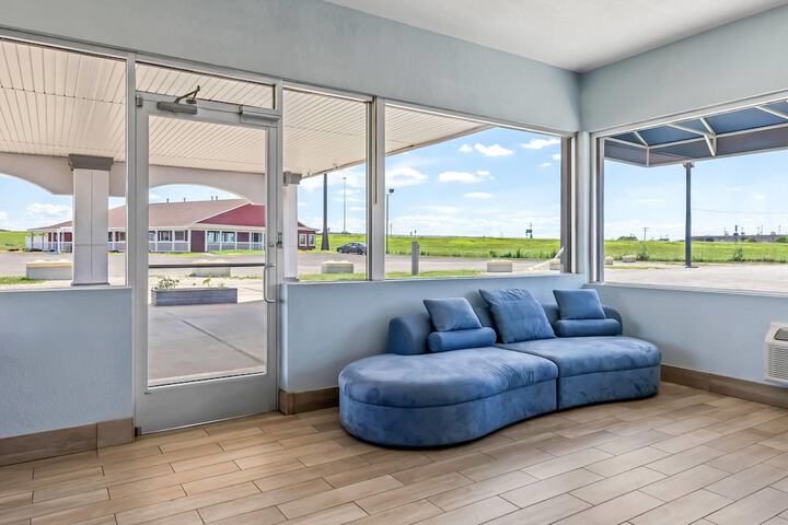 Days Inn by Wyndham Salina South