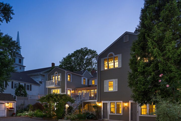 Old Harbor Inn